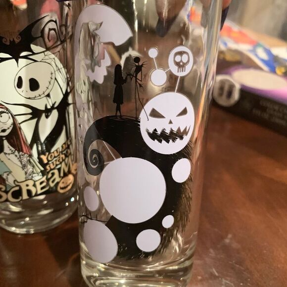 Nightmare Before Christmas Color Change Drinking Glasses Set of 2 - Picture 3 of 9